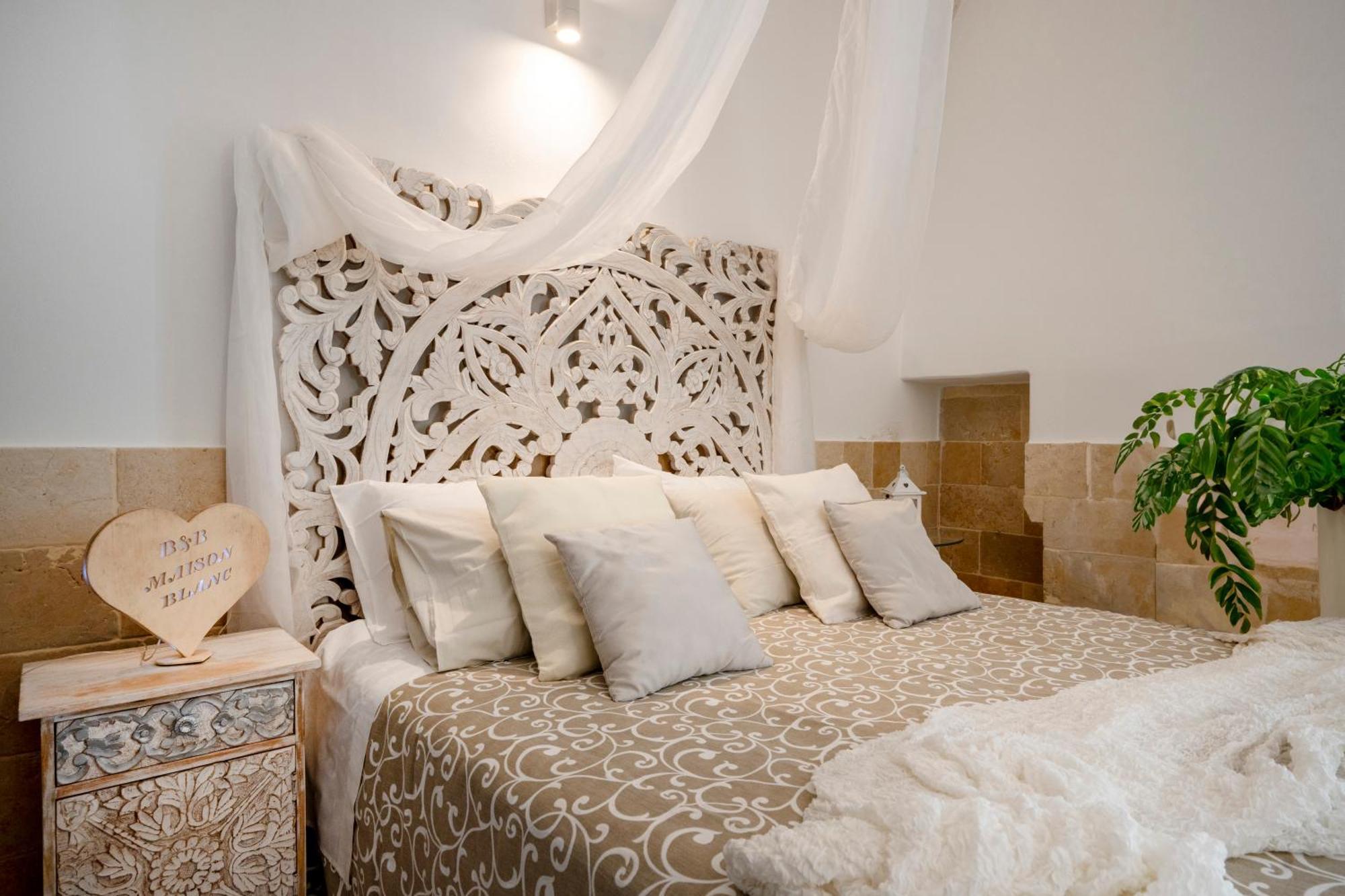 Maison Blanc Остуні Екстер'єр фото